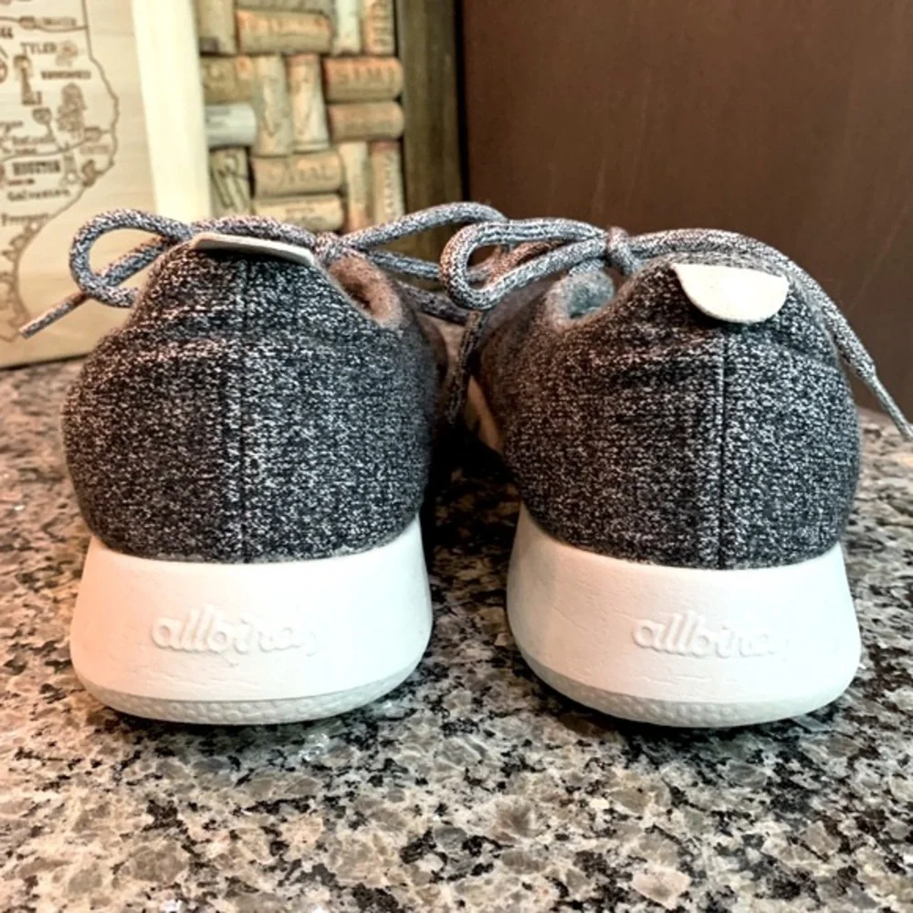 allbirds Women’s Wool Runners Sneakers Heathered Black and White Size 8